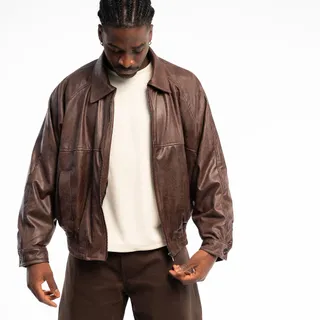DESTROYED AVIATOR JACKET

100% ecopelle, realizzato artigianalmente nei nostri laboratori Blanks, in Italia da artigiani Italiani. 

Solo su: www.blanks.it

#blanks