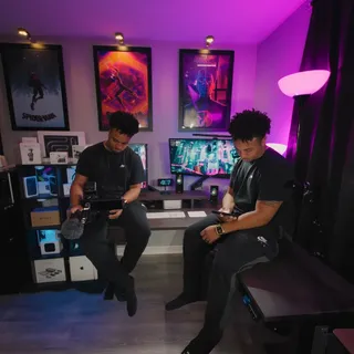 This setup changed everything @deskyau🔥Thanks 🙌🏽

✔️ L-Shape Dual Motor Standing Desk
✔️ Integrated cable + power system
✔️ Ultrawide monitor arm
✔️ Minimal drawer + monitor stand

If you create every