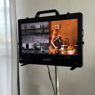 Full speed on set in Barcelona. Just in time for a Mix summer 🚗💪