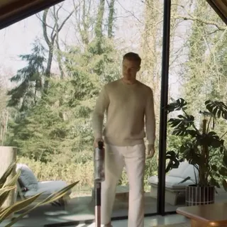 Dein Zuhause sollte sich so gut anfühlen, wie es aussieht. 🌿

Der LVAC-300 saugt nicht nur. Er entfernt, was sich in Teppichen, im Sofa und in der Luft versteckt. Mach dein Zuhause diesen Frühling nic