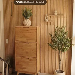 ✨ Der Vorher-Nachher-Effekt durch unsere Paneele Massiv Beige ist in diesem Flur ein wahrer Hingucker! 🤩 Die Verwandlung ist einfach unglaublich, oder? Mit diesen stilvollen Paneelen verleihen wir jed