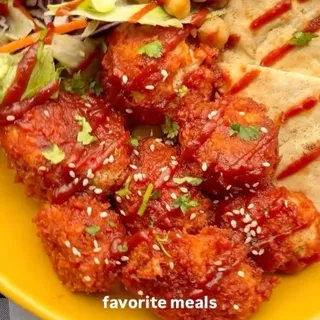 BBQ Cauliflower Wing Bowl 🥗

Not got plans for dinner later? Well, you do now 💪 Oven-baked for ease and smothered in Original Smoky BBQ for taste, this is what everyone should be having for their next