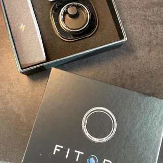 Ich geb so viel für andere – Kind, Hund, Arbeit, Alltag – aber dank Fitorb vergess ich nicht mehr, auch auf mich zu achten. 💍✨

Mein kleiner Reminder am Finger misst, was ich im Alltag sonst überseh:
