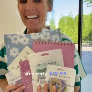 NEW Teacher Bundles are here! And $80 value for only $19.99 (price will adjust in car). Let the teachers in your life and know how much you love and appreciate them.! 🫶🏻