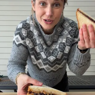 Scientific evidence for no more sogginess. 🥜

To make her ideal PB&J, @chef_jackieb adds the peanut butter first to prevent soggy bread. 

For an exclusive coupon, cast your vote for #TeamPBFirst or #