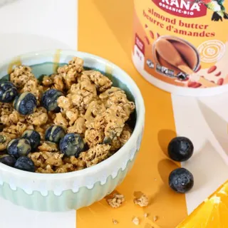 your nut butter doing this? 👀
don’t toss it, we’ve got you! 
Marie-Josée shows you how to bring back that smooth, creamy texture (no mess, no stress) ✨
—
Ton beurre de noix fait ça? 👀
Ne le jette pas,