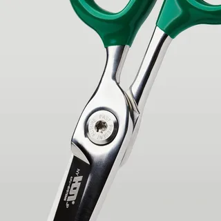 They’re here: the Chroma Scissors in Hidden Green. 

The product of a highly scrutinized collaboration with @hidden.ny this edition of the Chroma Scissors is now available in strictly limited quantiti