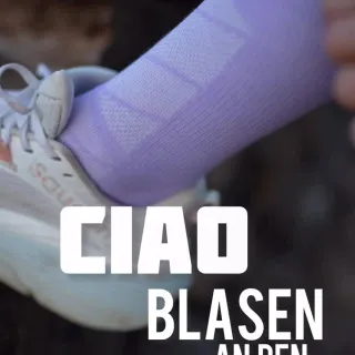 Du läufst immer noch mit ganz normalen Socken? 😬
Deine Füße haben definitiv etwas Besseres verdient.

Mit Wrightsock läufst du anders. Unsere Socken sind wirklich doppellagig. Dadurch entsteht kaum Re
