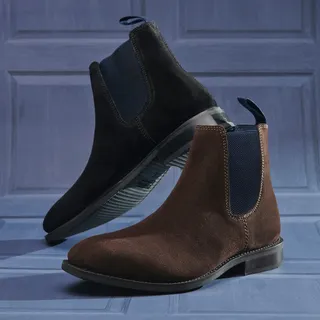 A Modern Classic: Chelsea Boots

Crafted in premium leather & suede for weekday-to-weekend wear.