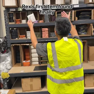 Who's gonna win? 👀 🥇

Remind us not to let a co-founder do a warehouse packers job 😅

#Orbitkey #BTS #Warehouse #BehindTheScenes #PackingOrders