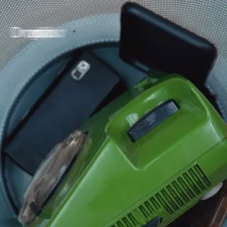 Keep tech out of landfills. 🌍 Drop off your old devices at Mobile Klinik for certified recycling that puts the planet first
Find your closest drop-off point: https://bit.ly/4cwIA8E
#mobileklinik #sust