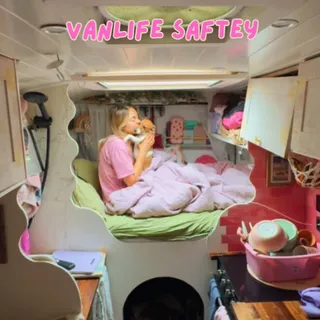 Living in a van full-time means safety is everything. Whether I’m out exploring or on the road, having extra security gives me real peace of mind which is why I’m obsessed with my @70mai_official dash