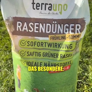 Falscher Dünger = geheimer Rasen-Killer. Rasenexperte erklärt, wie du deinen Rasen rettest 🌱🚨 #Rasen #Garten #Dünger #rasenliebe #gartentipps #lawncare