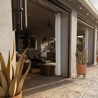 🌵MY NEWEST OBSESSION is @desertsteel - no more watering, no more pruning…just the natural look of the desert beauty with no fuss, no maintenance! Made from steel and right here in the US, @desertsteel
