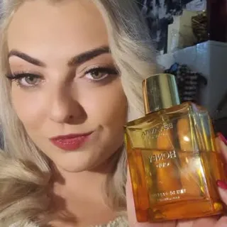 Love love love this perfume! My absolute favourite 🍯🧡 @bellavita_uk  #perfume #bellavitauk #gift #AD