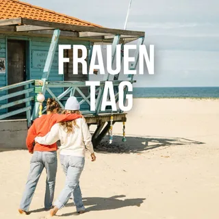 Heute feiern wir Frauen – und setzen ein kleines Zeichen für mehr Gleichheit. 🤍 Nur heute: 16 % Rabatt auf alle Damen-Styles mit dem Code EQUALITY16.
Für dich selbst, für eine Freundin oder einfach al