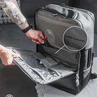 Wusstest du, dass im neuen Travel Backpack Ultimate 2 auch ein RFID-Protection Fach integriert wurde? 🔒

Damit sind deine Daten vom Handy, Kreditkarte oder anderen Dingen vom ungewollten Auslesen gesc