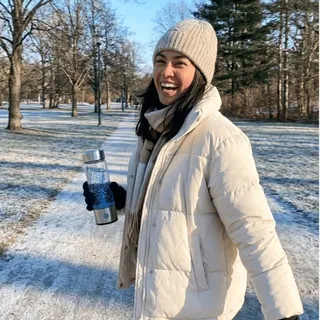 Grauer Winter draußen. High-Tech Hydration drinnen! 🔵⚡️

Hol dir den Energie-Boost für unterwegs.

Nur noch kurze Zeit: 50% RABATT im Neujahrs-Sale! 🛒 

Jetzt bestellen.