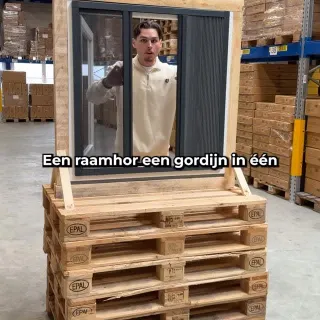 Raamhor met gordijn in één frame! ☀️🦟