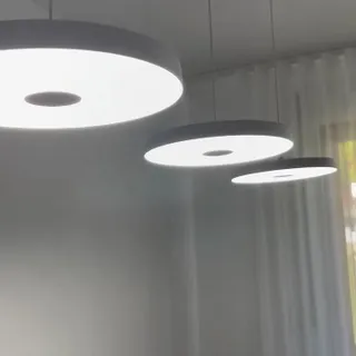 Das Highlight unseres Essbereichs ✨

Stilvolles Design, hochwertige Optik und trotzdem bezahlbar 💡
Diese Pendelleuchte beweist: Schön wohnen muss nicht teuer sein.

@lumiere.design.de 

#viral #interi