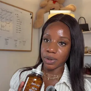 Finally, a supplement that supports hormonal skin.

@joannerose_ added BePure Skin Rescue to support her skin from the inside out. Those bare-skin-feeling-confident days.