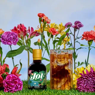 Jot in Full Bloom 🌼🦋

Introducing a coffee that captures that spring feeling! Our spring seasonal is rooted in Rwanda, with naturally occurring notes of guava, brown sugar, and dark chocolate—made for
