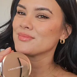 Achieve a flawless complexion with tips designed for gorgeous, mature skin.
 
Find Tinted Blur Balm now at @sephora and LauraMercier.com.