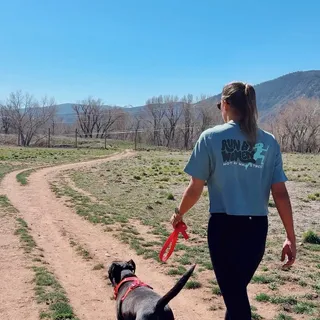 Doug and I just got cute new outfits and you BETTER tell us we look great 🫵🏽

Check out Ruffwear’s new Front Range Flex collection at TitleNine.com! ✨