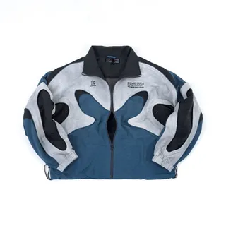 AQUILA TECHNICAL WINDBREAKER
ver. 1.0 release: sometime in May, 2026.

An updated version of a windbreaker I designed back in 2022. The bright white shell was hand-sprayed with dark grey pigment: repl