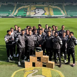 ADO Den Haag is ready for a fresh start in the Eredivisie! ⚽️🔥

We asked the ADO Den Haag players who has the smelliest football boots in the squad. Luckily, the team doesn’t have to hold their breath