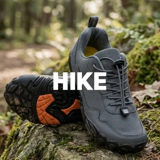 Hast du nach einem Spaziergang schon einmal gemerkt, dass eigentlich deine Schuhe das Problem waren und nicht der Weg?

Manche Schuhe sind steif, schwer und drücken deine Zehen mehr, als sie sollten.
