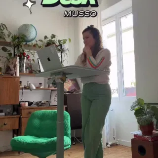 Setup upgrade en cours 💚

Je vous présente la MUSSO AnyDesk D7, une table debout mobile que j’ai reçue en collab avec @musso_eu
Elle be me quitte plus et je l’utilise tous les jours maintenant ! 

J’a