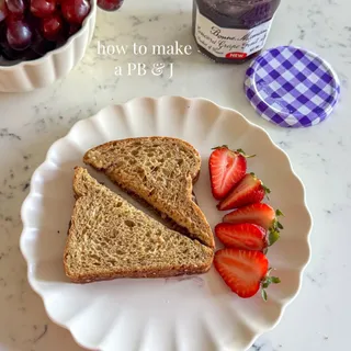 Our Grape PB&J Debate is getting heated. 🍇

@lindsaysurowitz believes that the PB&J's two key ingredients should be added to separate slices, and then put into an air fryer! 

For an exclusive coupon,