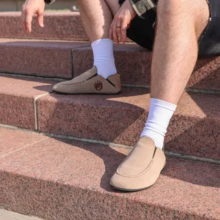 Oso slip-ons combine minimalist design with wide toe boxes and zero-drop soles to support natural foot movement and all-day comfort. Built for those who demand function without compromise. #BarefootSh