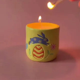 Handmade Easter candle 🕯️🐣🪺 YES PLEASE 🐰🥕 You can make this for yourself as part of our Easter Craft Kit ⭐️ Everything you need is included 🎀🎁 #easter #easterbasket #eastercrafts #giftideas