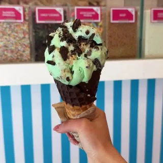 Too many Tasty Creations, not enough hands 🍦

When the sweetest cone deal is on, choosing just one isn’t an option! Enjoy 2 for $15 Regular cones or 4 for $26.99 (2 Regular + 2 Small)! Grab your frien
