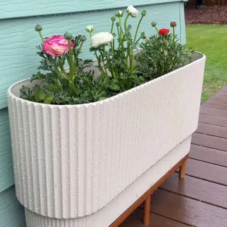 Two days until spring!!! 🌸🌱🐣 hope this inspires you to get started on your garden even if it’s still a bit soggy outside ☔️

Huge thank you to @veradek for these stunning planters to get my garden sta