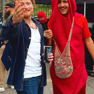 En direct du @barbecue_expo 2026 🔥

On a posé LA question spicy :

“Cette sauce est piquante comme… ?”

La Foudre a frappé… et la foule s’est LÂCHÉE 🌶️

#saucesmartin #hotsauce #chililovers #bbqexpo