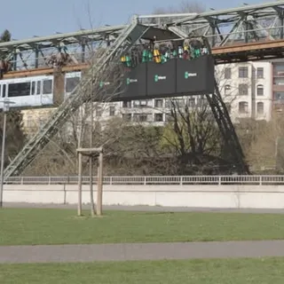 An Werkzeugen kommt hier niemand vorbei. Nicht mal die Schwebebahn!🚟🤘😍
_________________________⁠
#Wera #WeraTools #ToolRebels #beatoolrebel #Werkzeug