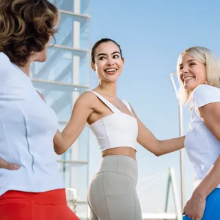Confidence looks different for every woman.

For some, it’s getting back to the gym.

For others, it’s simply feeling good in their body again.

Our resistance band leggings were created to support th
