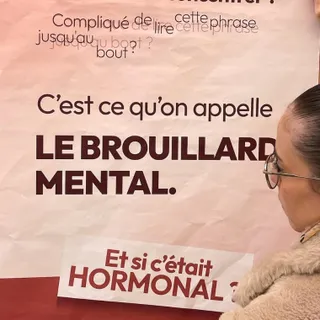 On est allé dans la rue, faire de l’affichage sauvage avec ces phrases : 
• “Baisse de concentration ?” 
• “Stress ou anxiété ?” 
• “Prise de poids inexpliquée ?”

Et si votre baisse de concentration,