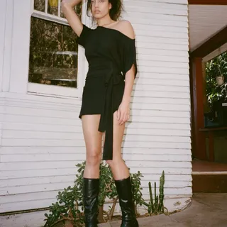 Jackie in Los Angeles wearing the Serein Dress in Nightshade

photographed by @alanna_35mm
model @plutosvoidd
lighting by @tonyadams